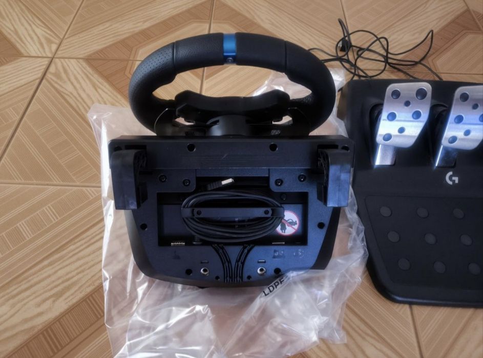 Logitech g923 PS4/PS5/PC