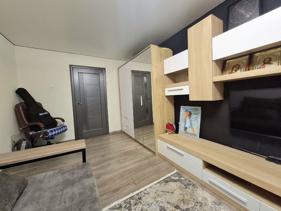 Продам 3 ком квартиру ж/м Левобережный 2,  Богомаза