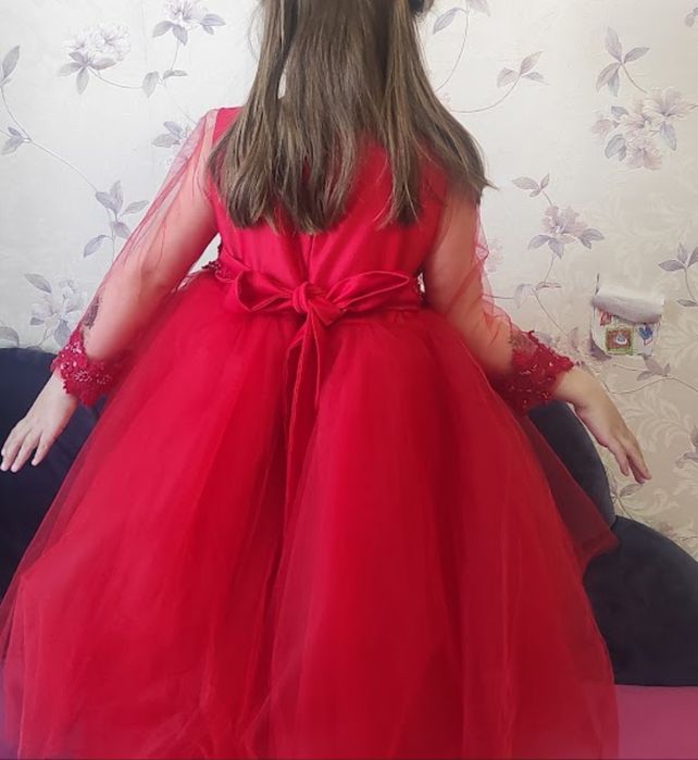 Сукня святкова червона випускний новий рік