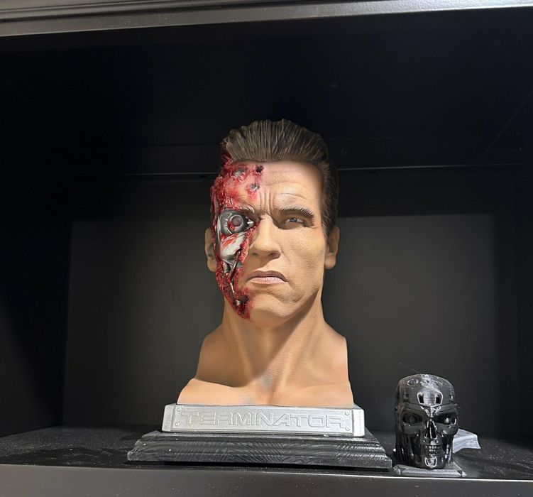 Busto Exterminador Implacável