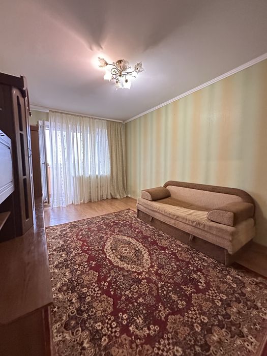 Продаж трикімнатної квартири  з каремонтом , меблями та технікою