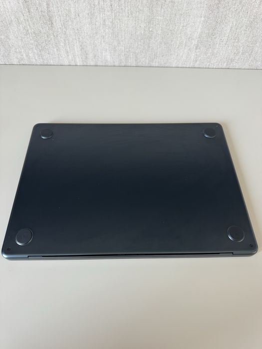 MacBook Air 13,6” M2 – Azul Meia-Noite – 90% Bateria