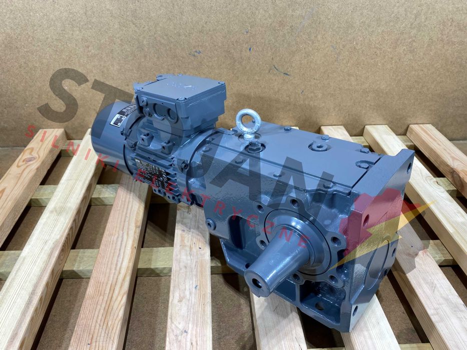 motoreduktor / przekładnia 0,75kW 17,7obr. 3fazowy HAMULEC Lenze