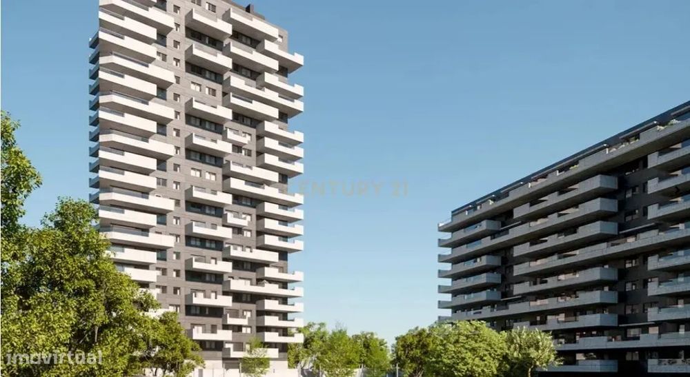 Apartamento T4 com varanda num condomínio fechado, Ocean Terrace, em L
