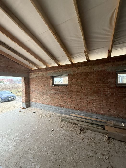 Продам будинок з гаражем в Білій Криниці за Караваном