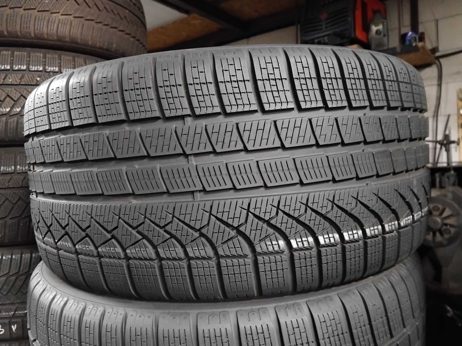 Шини бу 275/40 R19 Pirelli P Zero Winter Пара Зима