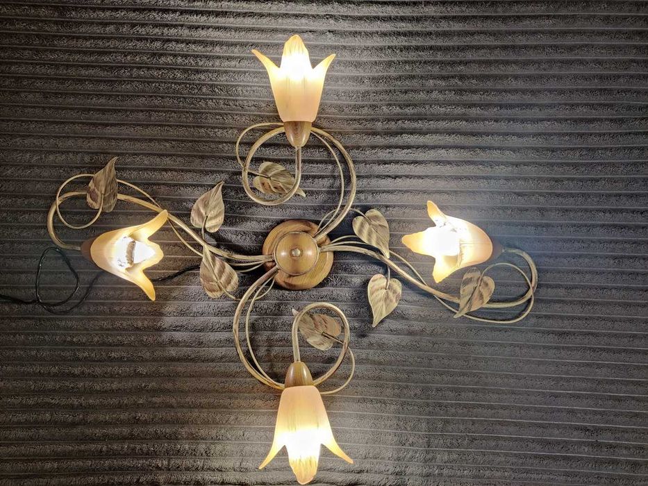 Кована люстра на 4 лампочки