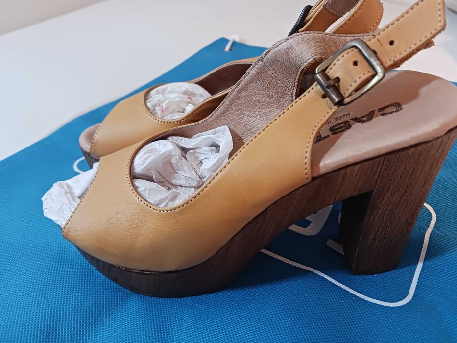 Sapatos de primavera/verão novos