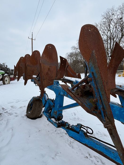 Продам плуг оборотний Lemken