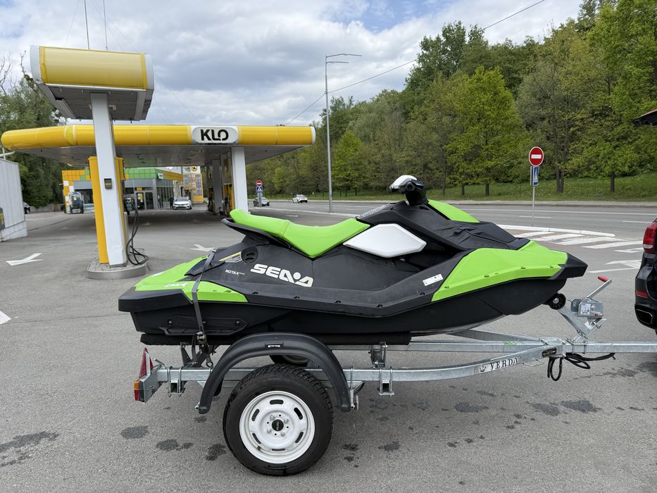 Гідроцикл BRP Spark 90 2up