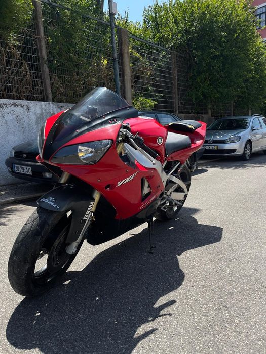 Vendo Yamaha r1 de 2001