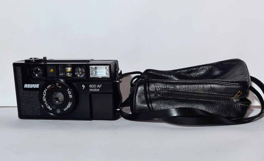 Revue 600 AF motor aparat kompaktowy