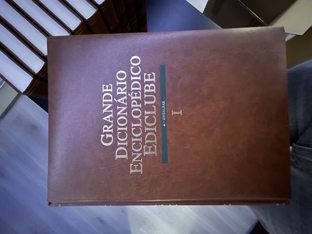 Grande Dicionário Enciclopédico Ediclube