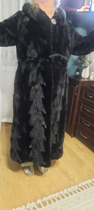 Продам норкову шубу