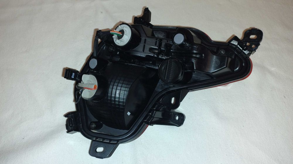 Prawa Lampa W Zderzak Przeciwmgielna Tył Tylna Hyundai Tucson IV