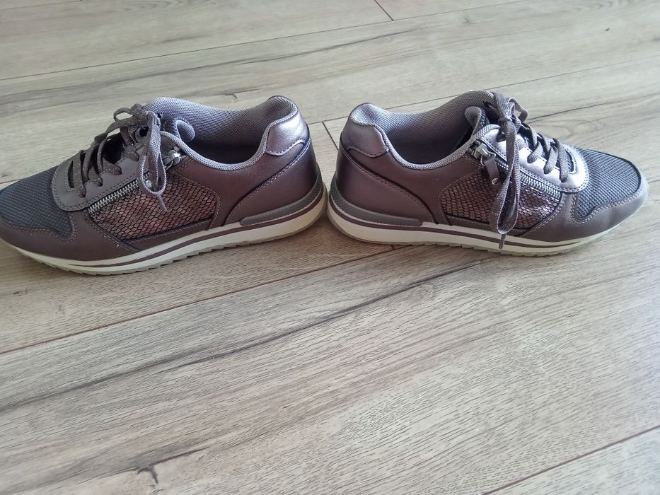Buty sneakersy fioletowo-rozowe metaliczne rozm 39