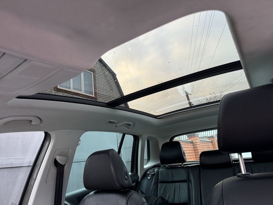 Volkswagen Tiguan R line 2.0 автомат