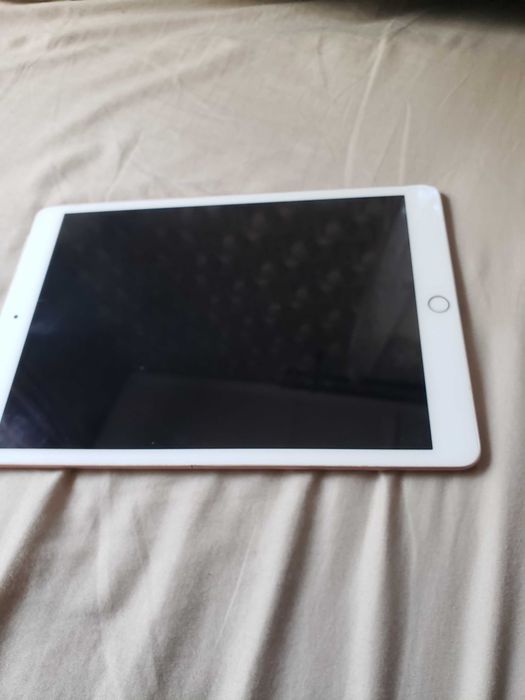 Apple iPad 8 (2020) 128 ГБ Wi-Fi + LTE 10.2" Space Gray |