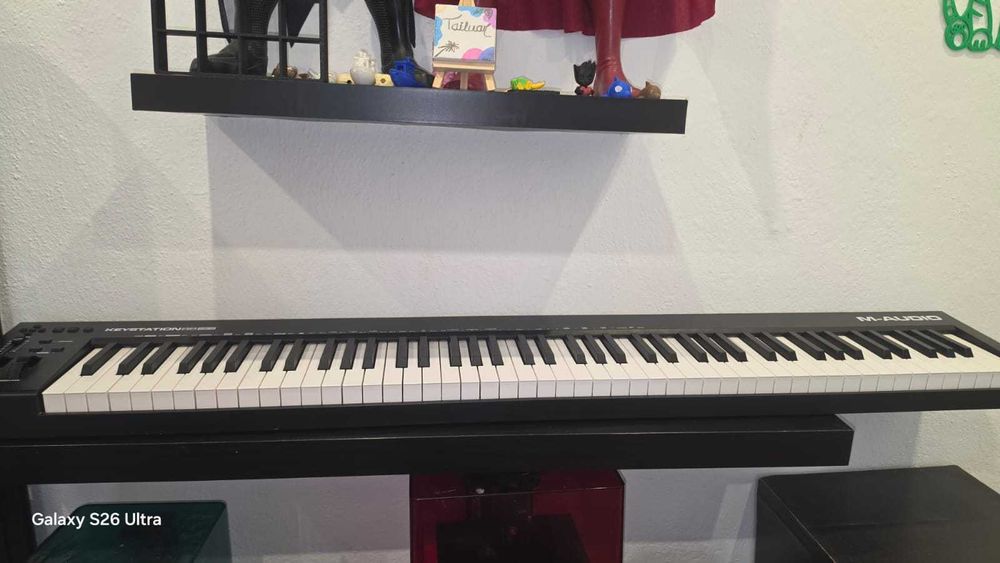 Teclado Controlador Midi 88 teclas Keystation 88 MK3