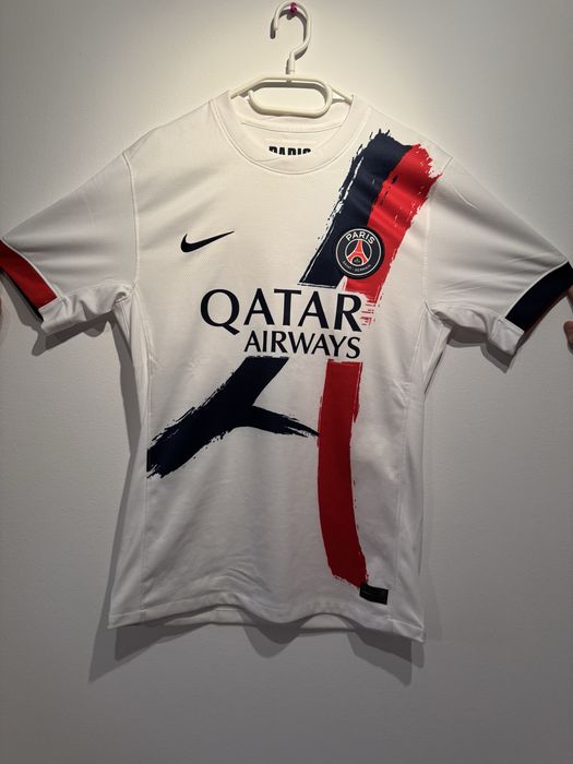 Koszulka psg z autografami cena do negocjacji