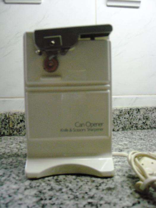 Abre-Latas, Afia facas e tesouras