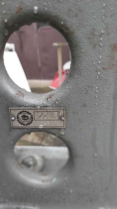 Prasa Bison ze stolikiem w bardzo dobrym stanie