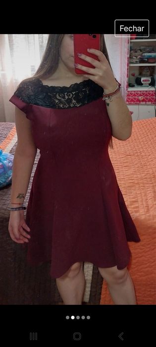 Vestido curto bordô renda preta tamanho S/M