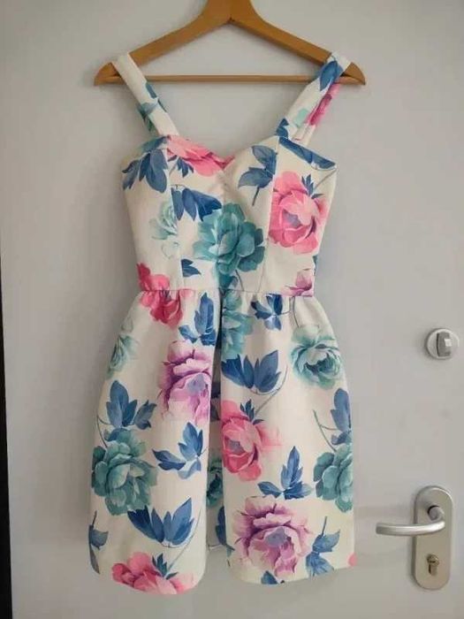 Vestido Curto Floral de Verão – Padrão Romântico (Tam. S)