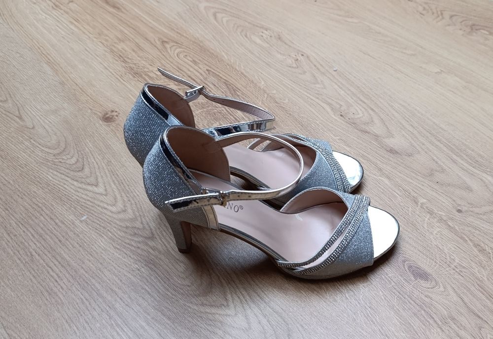 Srebrne Sandały na Szpilce – Idealne na Wesele, Bal, Studniówkę!