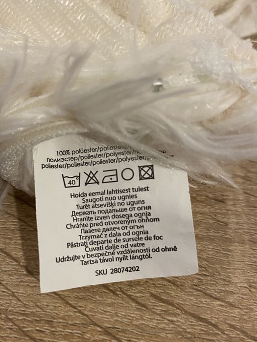 Poszewki pluszowe biała i różowa na zamek