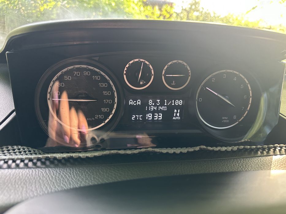 Автомобіль lancia ypsilon 2012