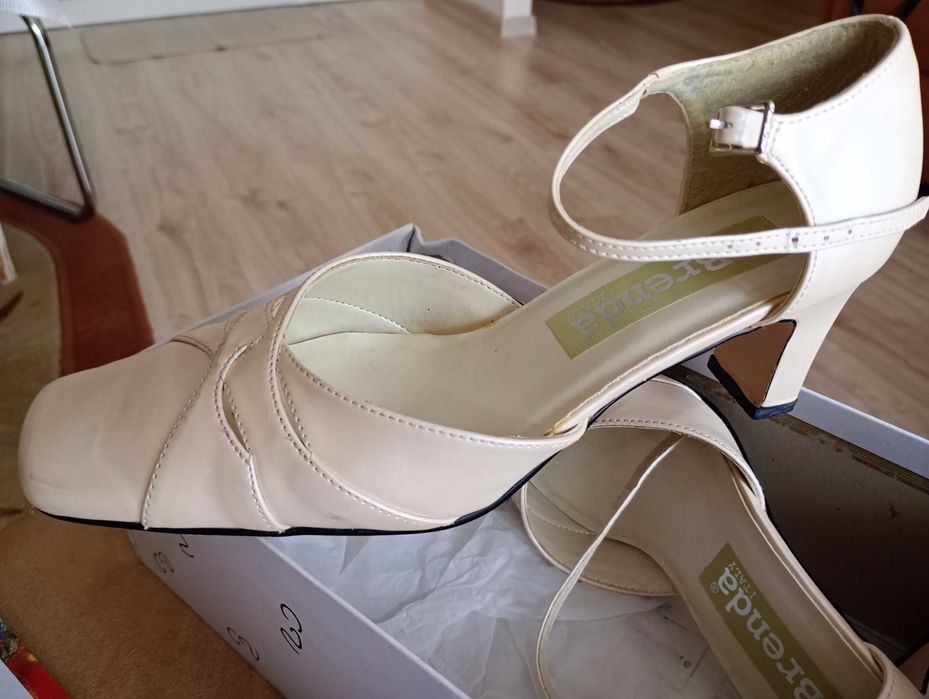 Buty ślubne, kremowe, rozmiar 38
