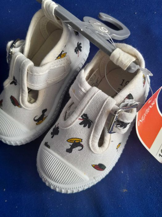 Buty rozmiar 19 NoWE