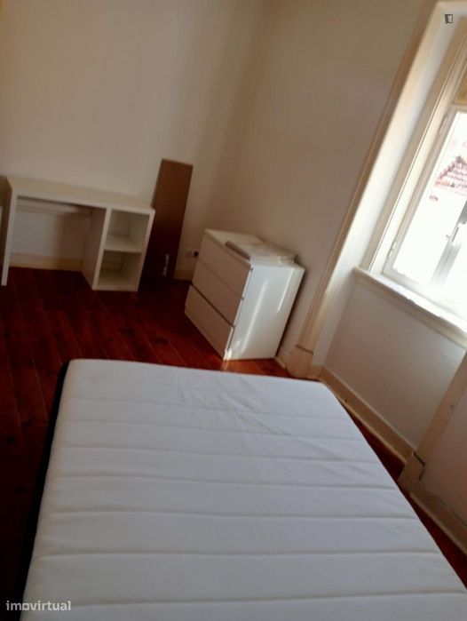 Quarto - localizado em Alameda Lisbon