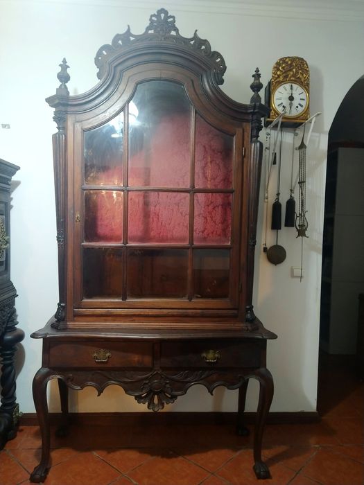 Móveis antigos rústicos