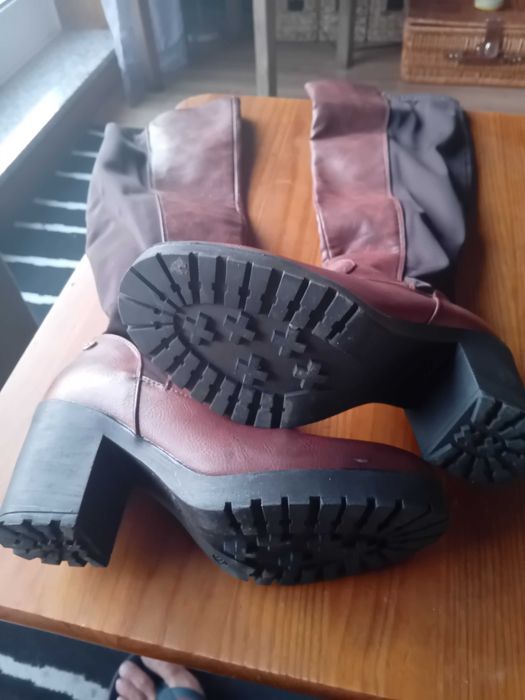 Botas cano alto em pele sintética  para Senhora