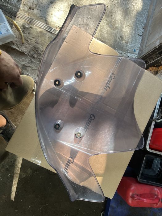 Yamaha majesty 125 szyba