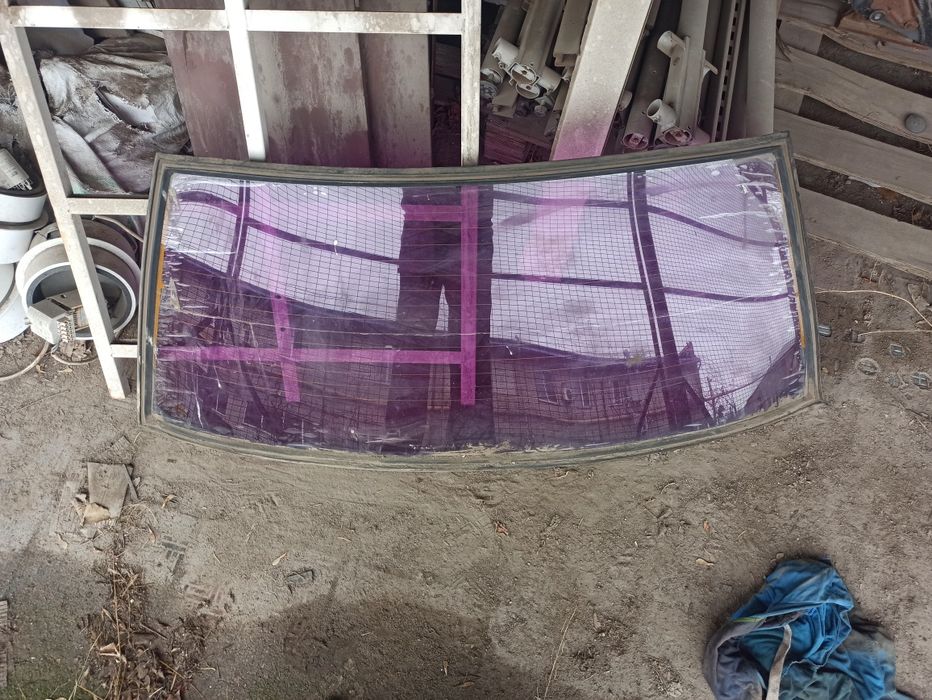 Продам стекло задние опель камандор