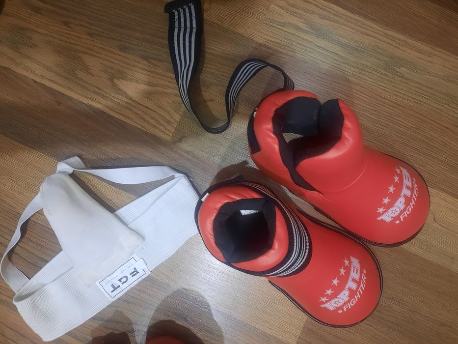 Фути та захист для паху для хлопчика