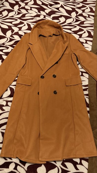 Lote de roupa e calçado feminino NOVOS – casacos, botas e sapatos