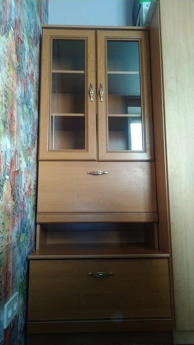 Komplet drewnianych szaf