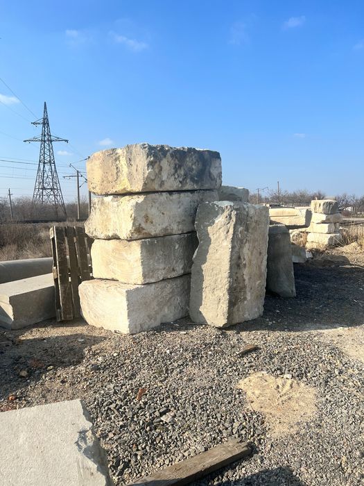 Продам будівельні матеріали: клюшки, плити