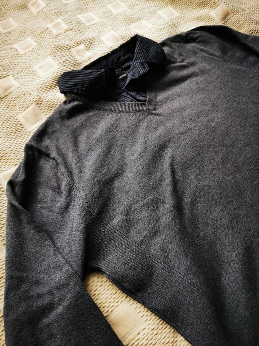 Sweter męski w serek z koszulą