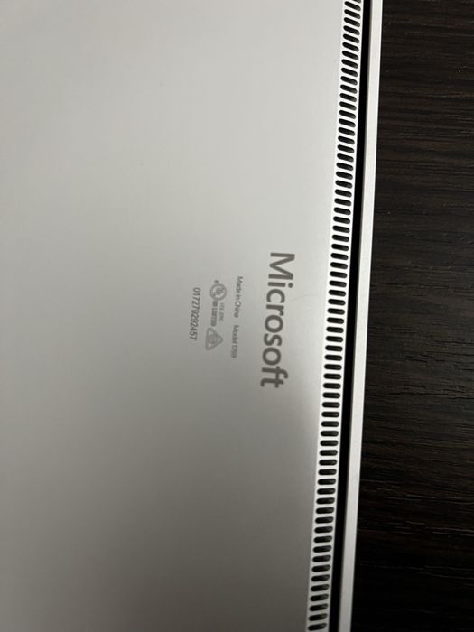 Ноутук Microsoft a1769