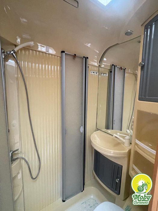 Alugo quarto/autocaravana