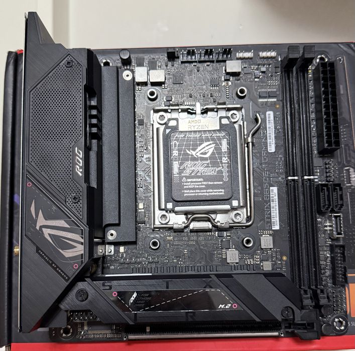 Płyta Głôwna ROG Strix B650m-i ITX