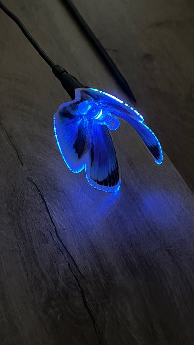 Lâmpada borbuleta luminosa a energia solar  led