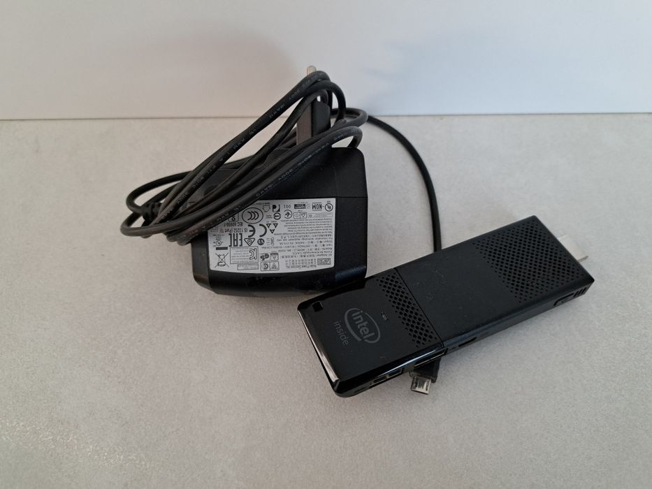 Intel Compute Stick Atom x5-Z8300 2GB Ram 32GB dysk, W10