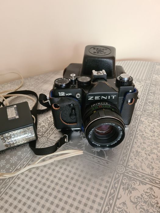 Aparat Zenit 12xp stan bardzo dobry z lampą