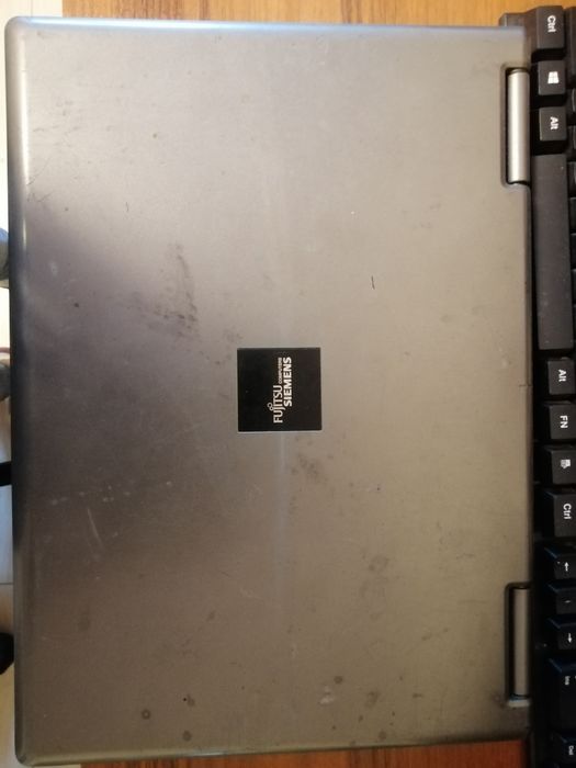 Fujitsu Siemens v5555